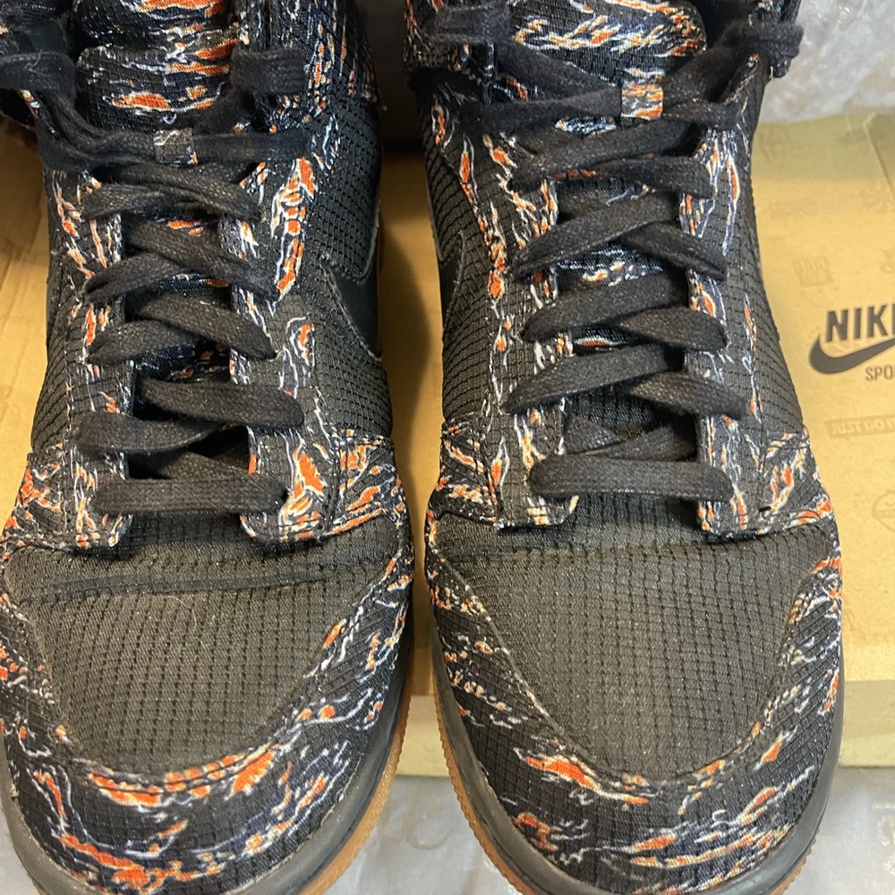 Nike Dunk High (Supreme- Vintage 2009)